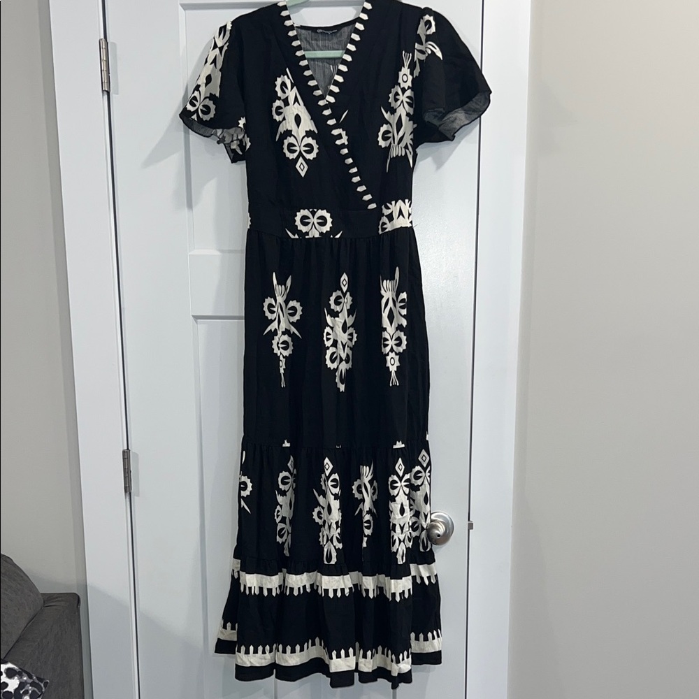 Chic Black and White Embroidered Maxi Dress